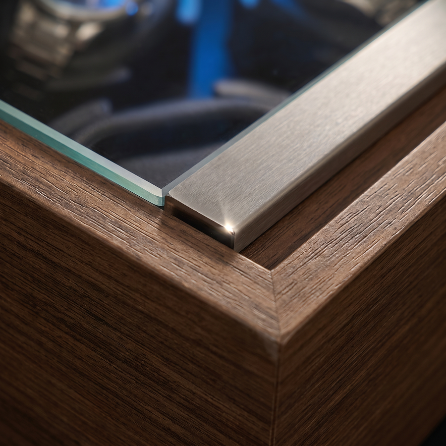 Watch Winder 6 Slots, Black Walnut Wood, close-up of the finish