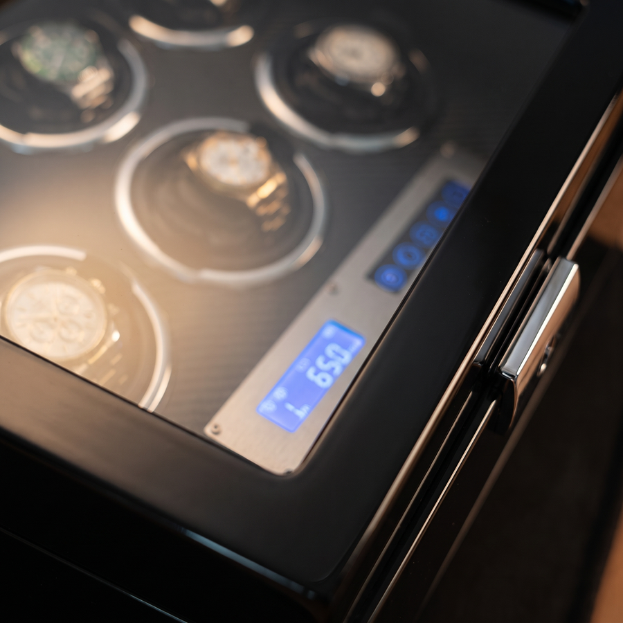 Watch Winder 6 Slots, Carbon Fibre, Touchscreen, close-up of the finish