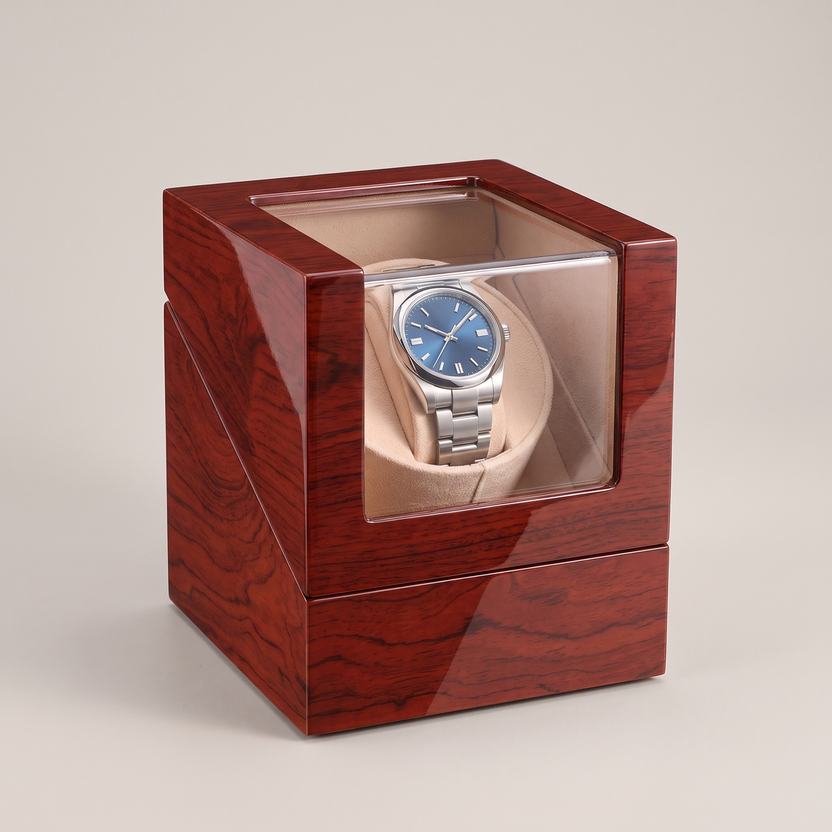 Single Watch Winder, Baked Lacquer, three-quarter studio view