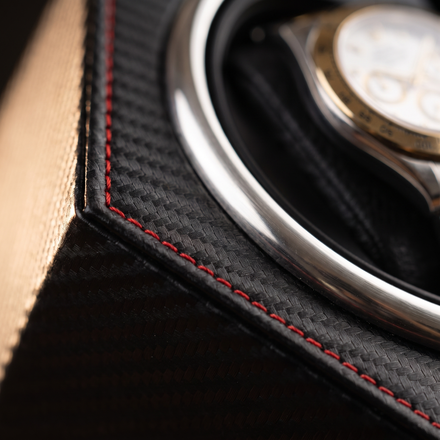 Watch Winder 2 Slots, Carbon Fibre, close-up of the finish