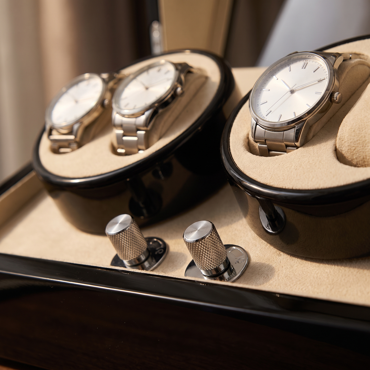 Watch Winder 4 Slots, Wood with Acrylic Window, close-up of the control panel
